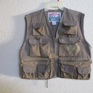 Fishing Vest CUTTBOW GEAT Sz S Man or Woman